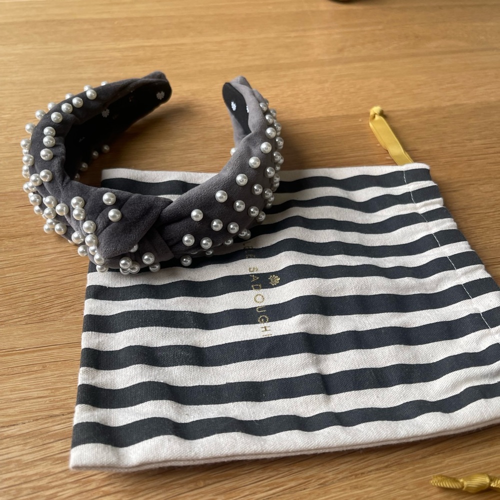 Lele Sadoughi velvet and pearl knotted headband